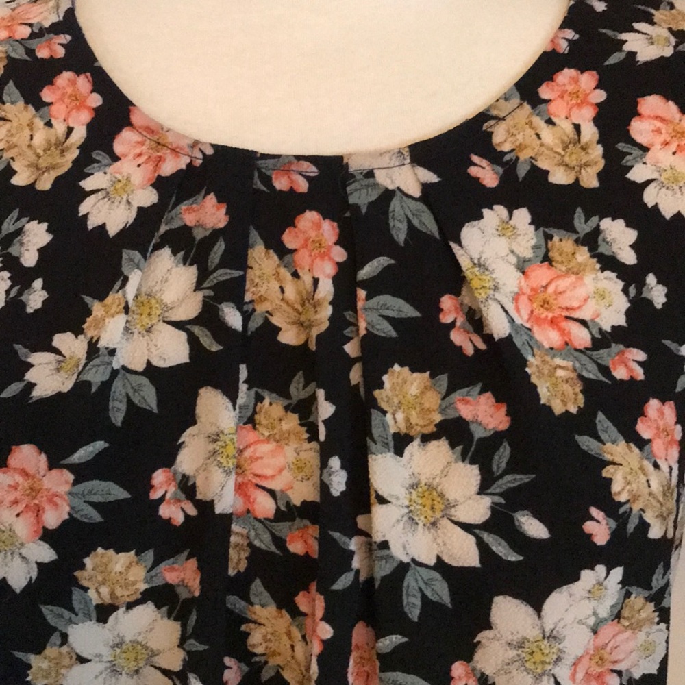 Print Top - Picture 2 of 8